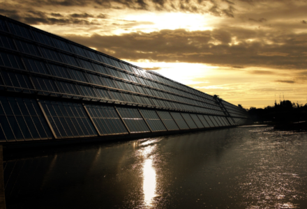 Energia solar para residências: o que acontece à noite ou quando falta luz?